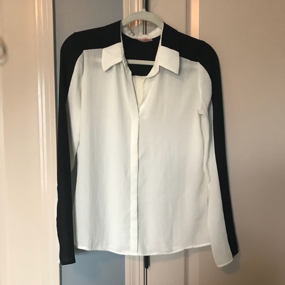 Black and white blouse - Picture 1 of 4
